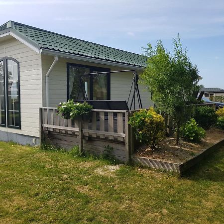 vakantiehuis in zeeland Sint-Annaland Buitenkant foto