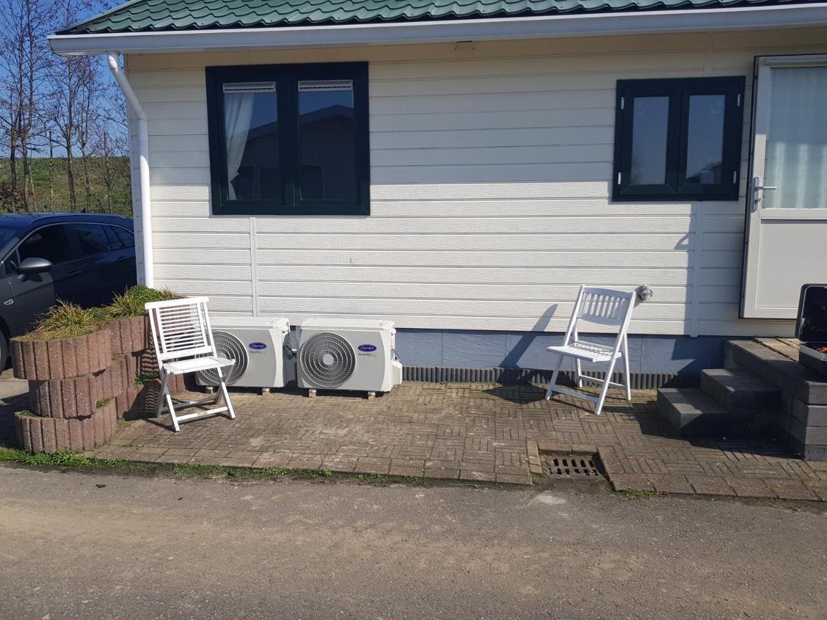 vakantiehuis in zeeland Sint-Annaland Buitenkant foto
