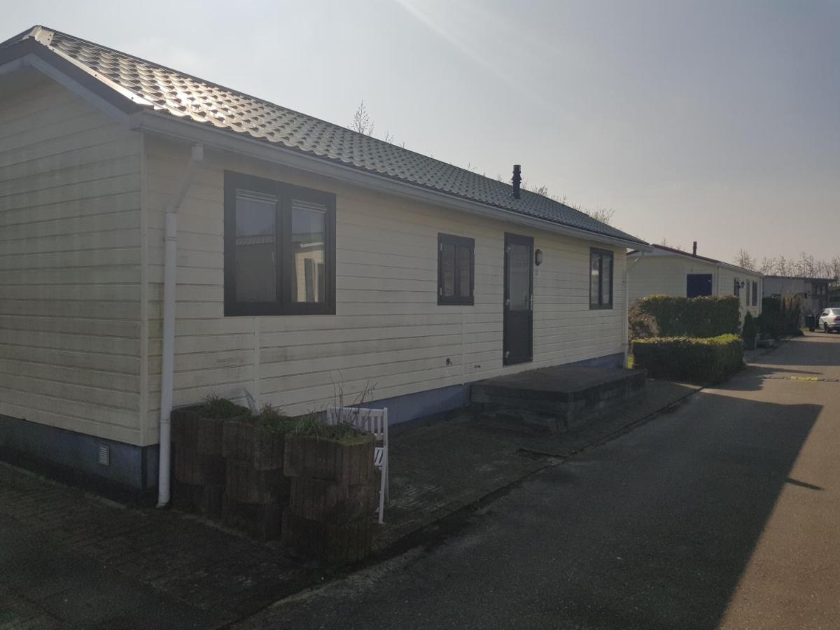 vakantiehuis in zeeland Sint-Annaland Buitenkant foto