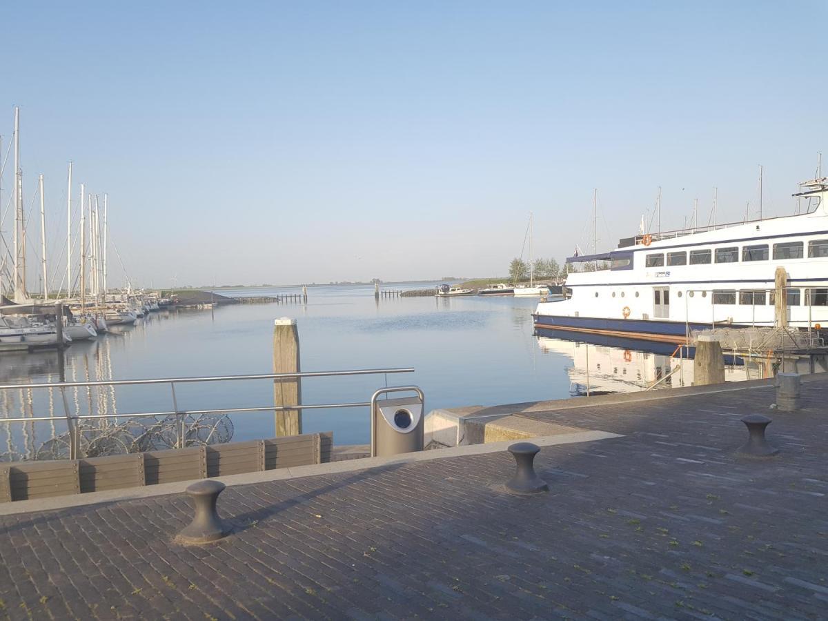 vakantiehuis in zeeland Sint-Annaland Buitenkant foto