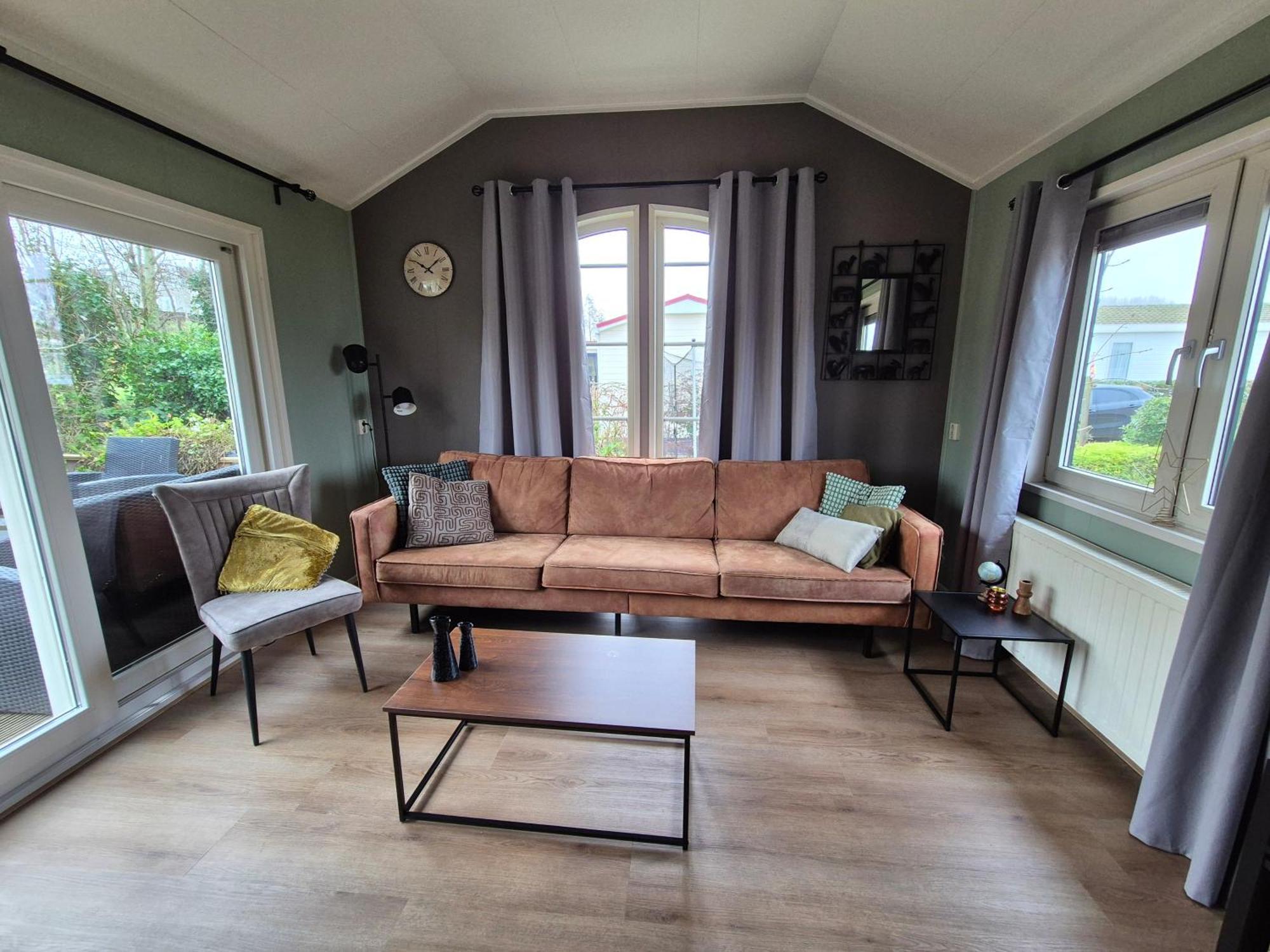 vakantiehuis in zeeland Sint-Annaland Buitenkant foto
